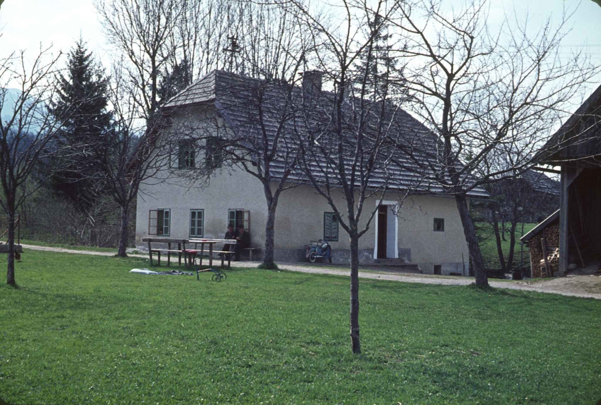 1964_05_F22_B00.jpg