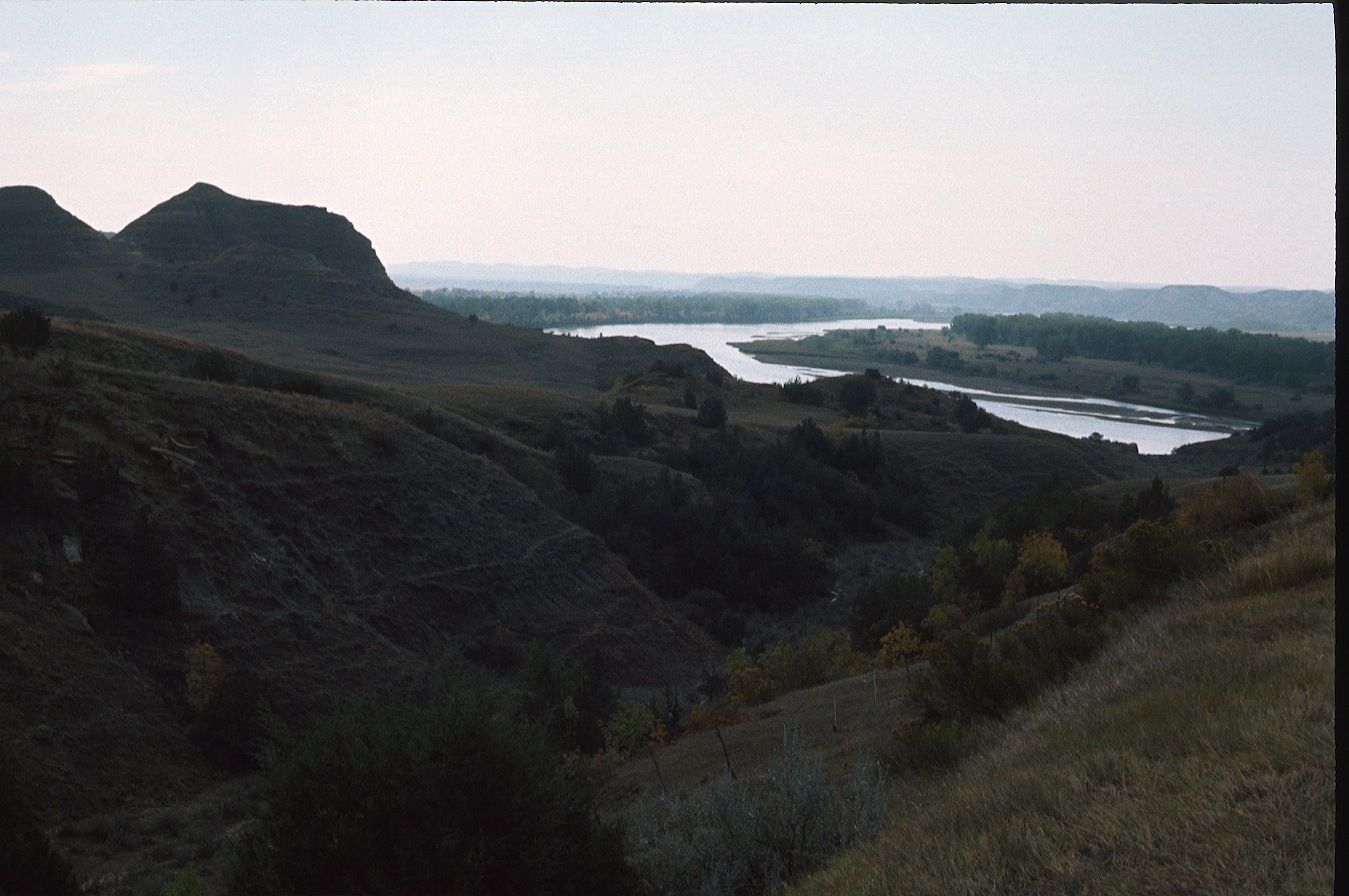 1977-09-R1-F14.jpg