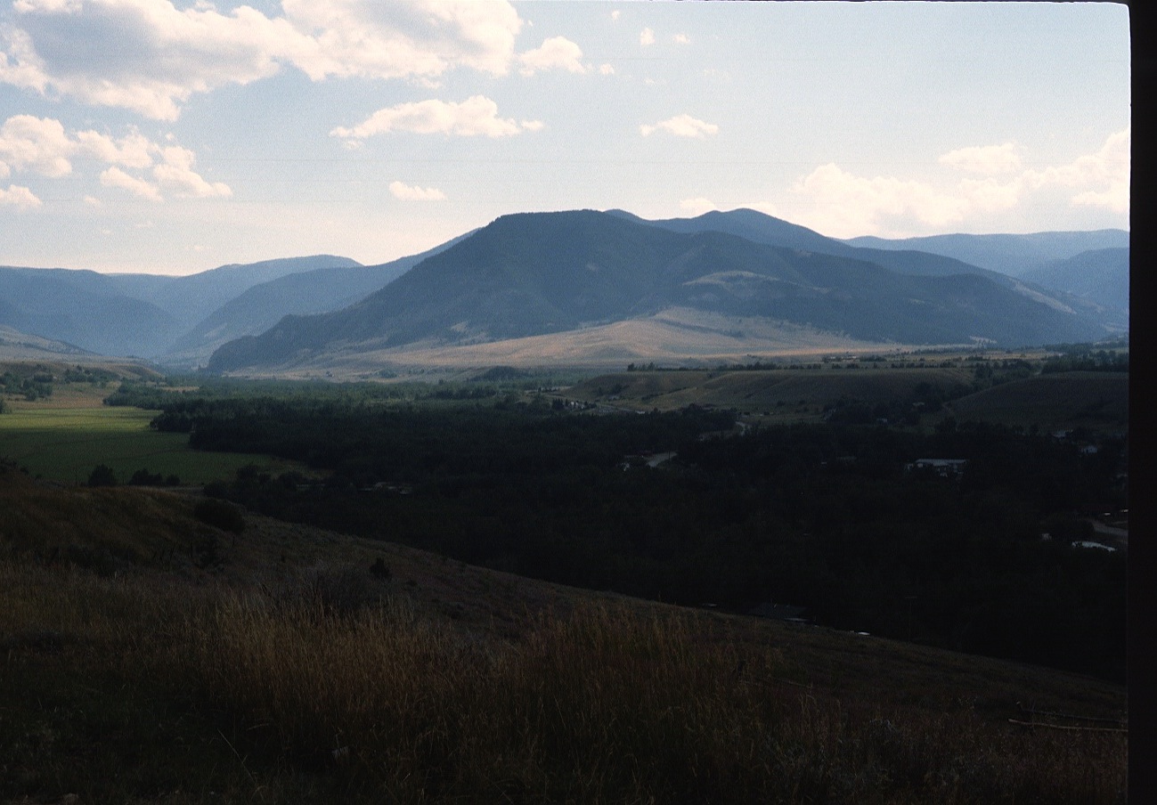 1977-09-R3-F9.jpg