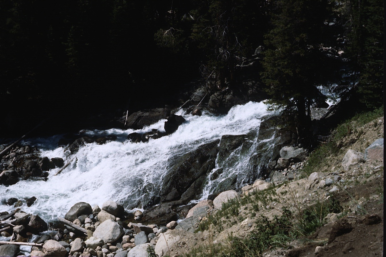 1977-09-R4-F16.jpg
