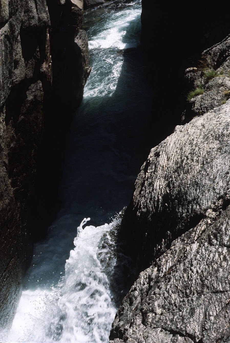 1977-09-R4-F22.jpg
