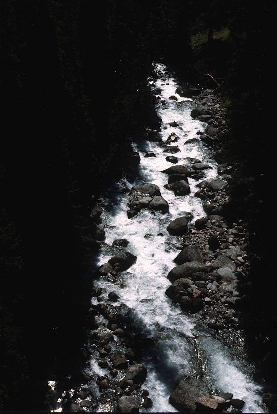 1977-09-R4-F25.jpg