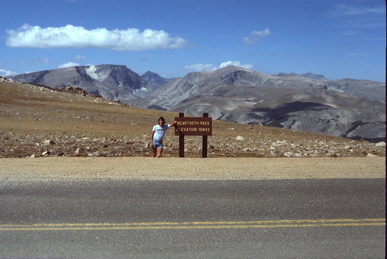 1977-09-R4-F5.jpg