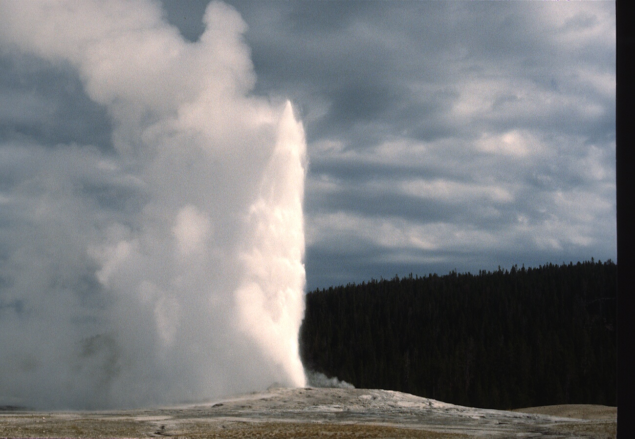 1977-09-R5-F34.jpg