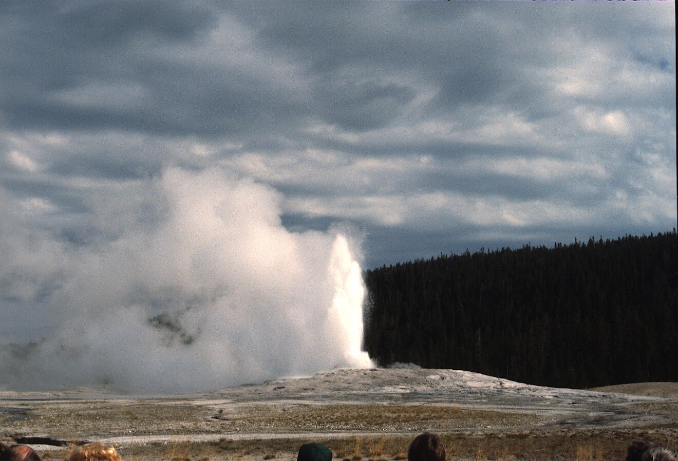 1977-09-R5-F36.jpg