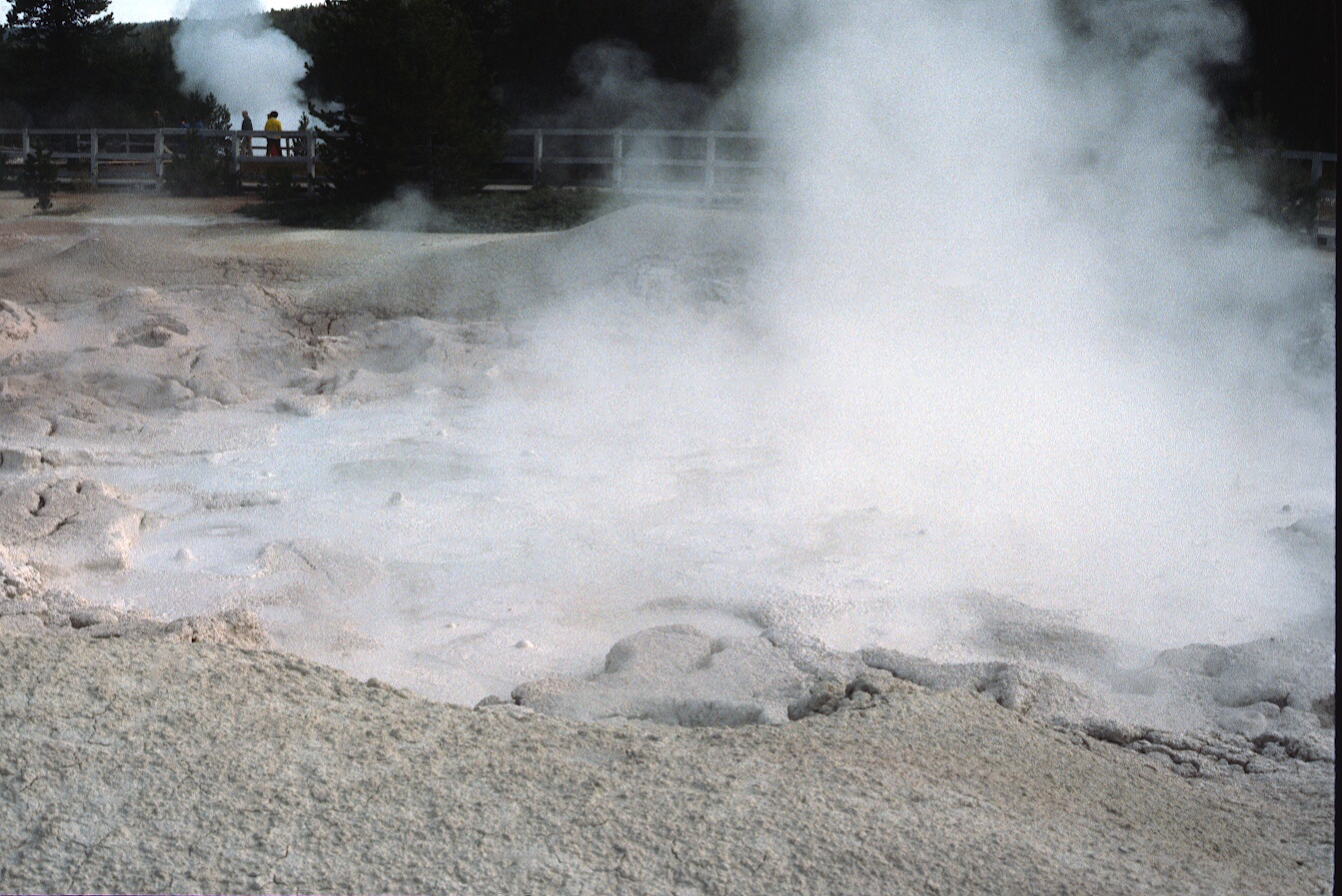 1977-09-R5-F8.jpg