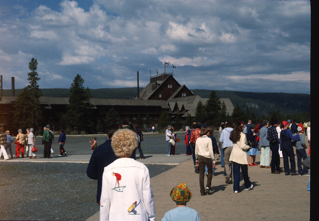 1977-09-R6-F1.jpg
