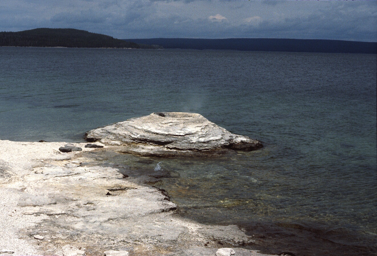 1977-09-R6-F24.jpg