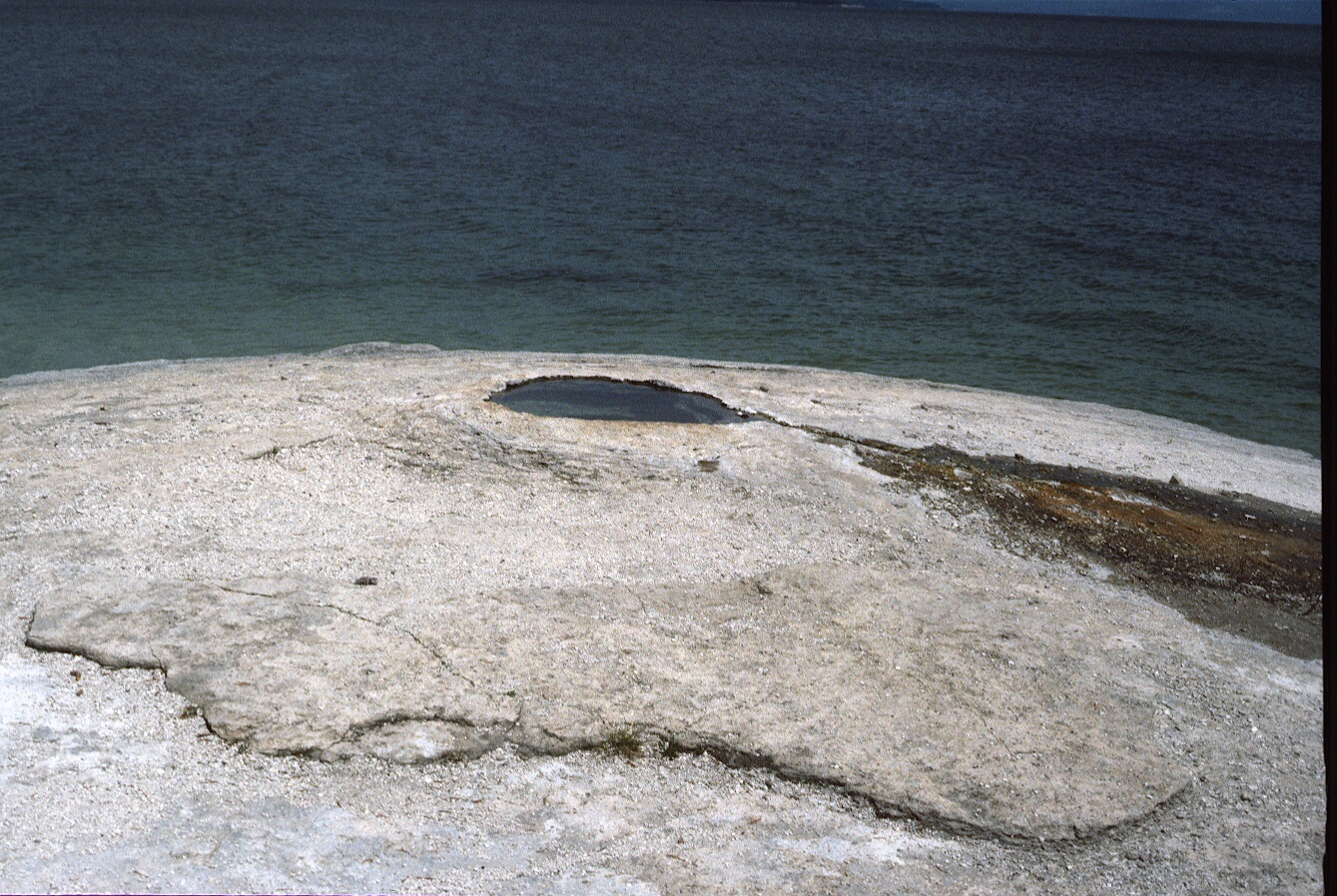 1977-09-R6-F25.jpg