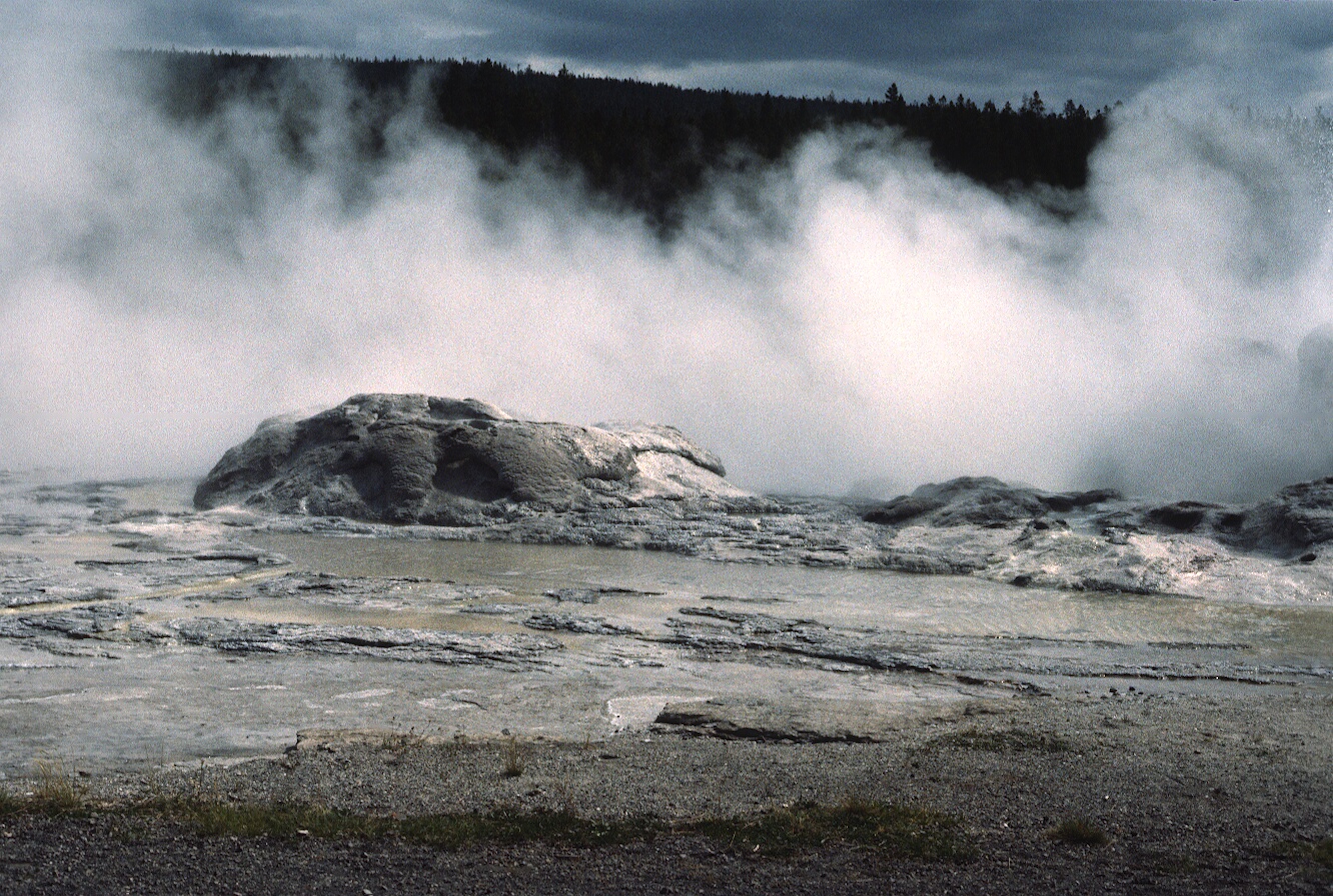 1977-09-R6-F4.jpg