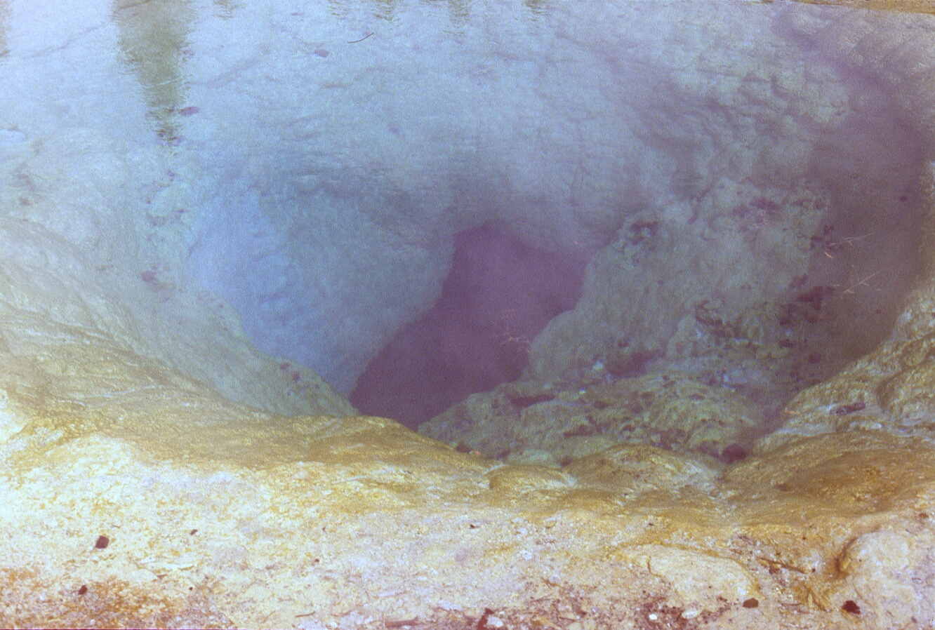 1977-09-R6-F5.jpg
