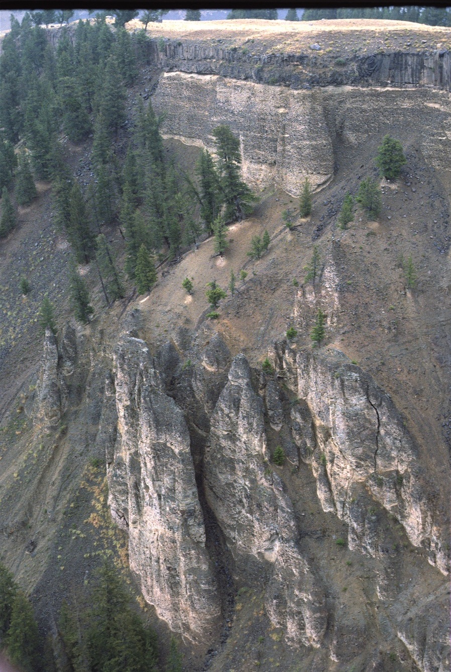1977-09-R7-F5.jpg
