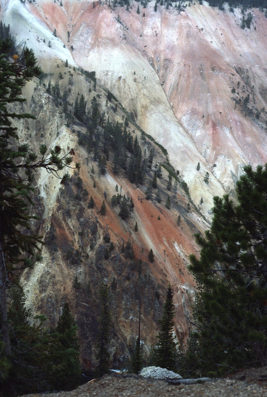 1977-09-R8-F10.jpg