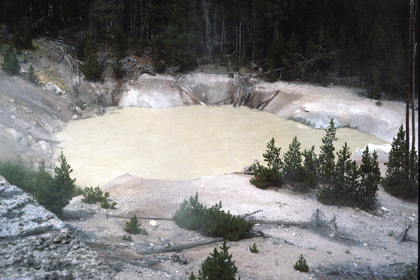 1977-09-R8-F23.jpg