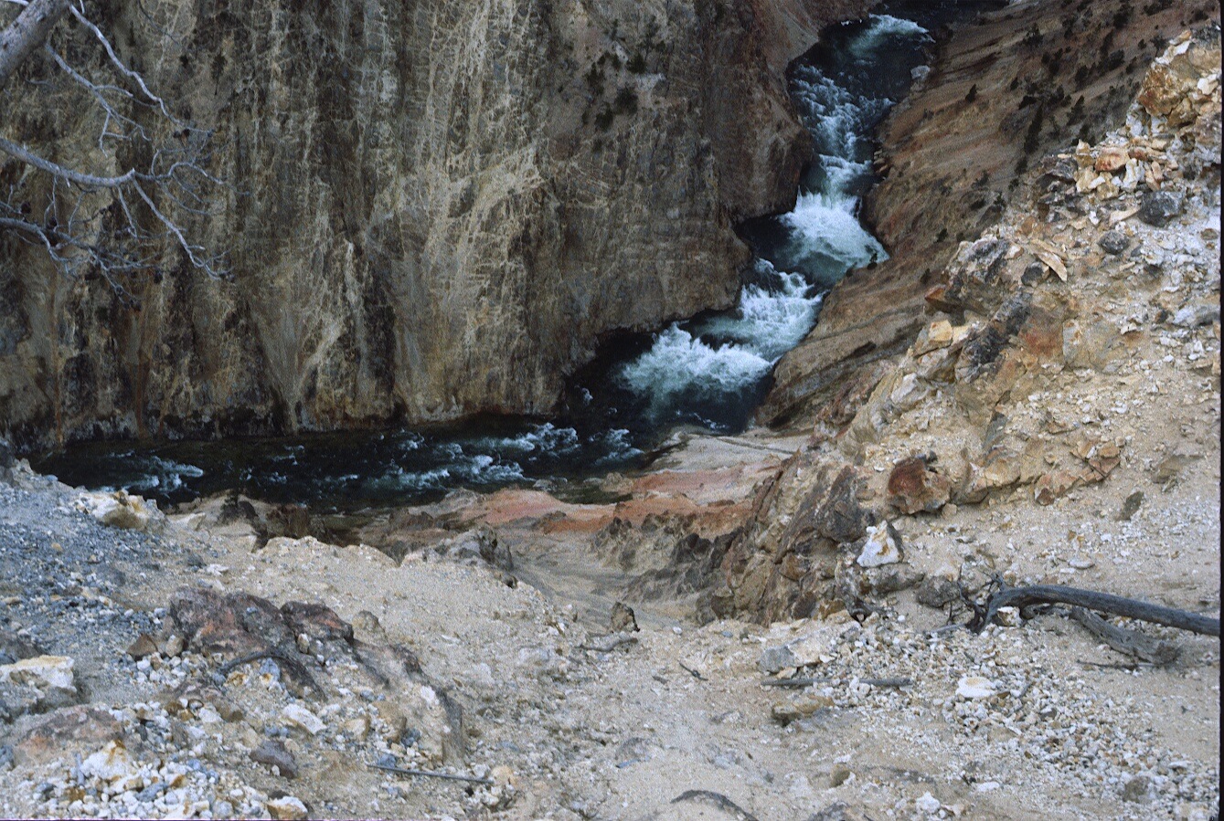 1977-09-R8-F6.jpg
