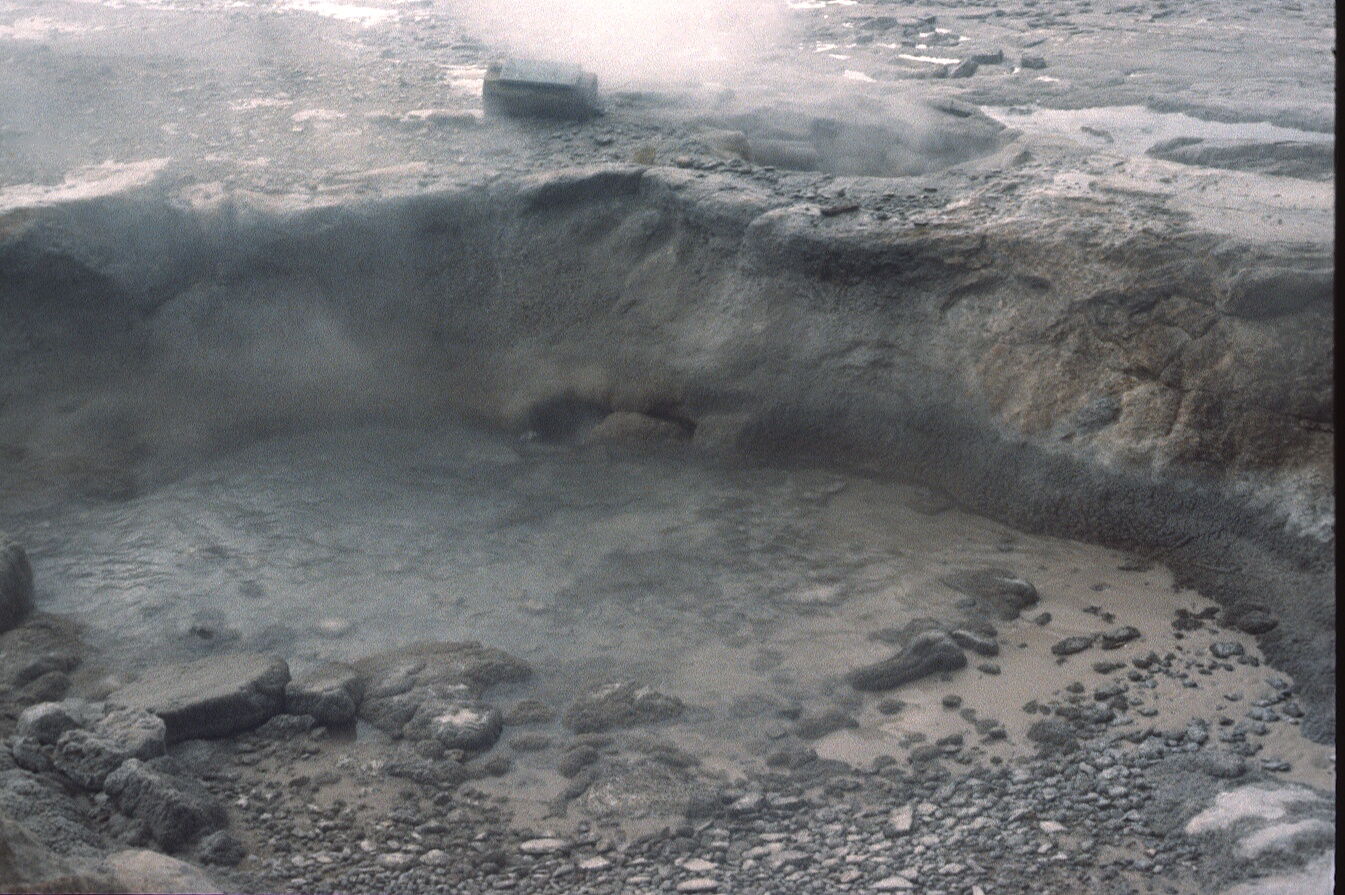 1977-09-R9-F27.jpg